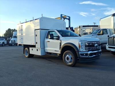 Ford F-550 XL Chipper Truck - Automatic