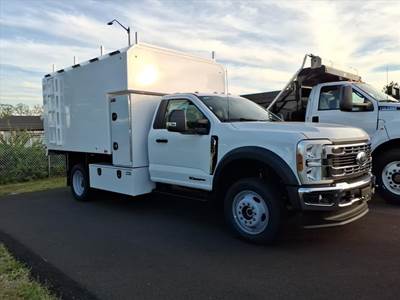 Ford F-550 XL Chipper Truck - Automatic