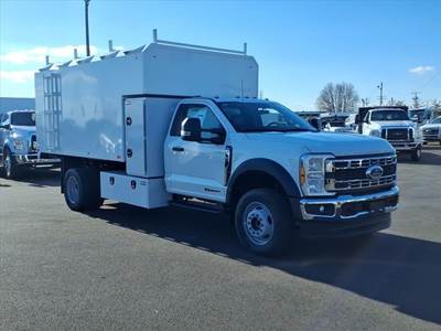 Ford F-600 Chipper Truck - Automatic