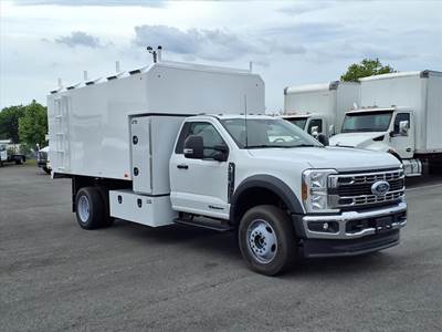Ford F-600 Chipper Truck - Automatic