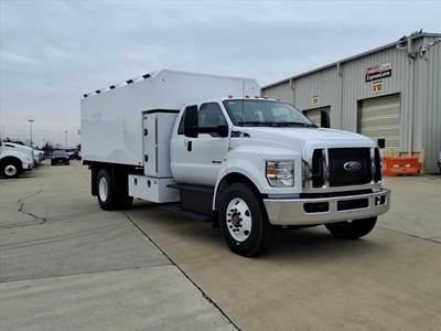 Ford F-750 Chipper Truck - 300HP, Automatic