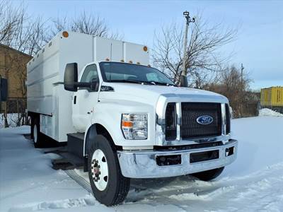 Ford F-750 Chipper Truck - 300HP, Automatic