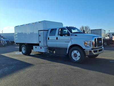 Ford F-750 Chipper Truck - 300HP, Automatic