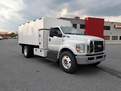 Ford F-750 Chipper Truck - 300HP, Automatic