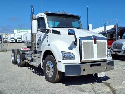 Kenworth T880 Day Cab Truck - Cummins 450HP, 12 Speed Endurant Amt