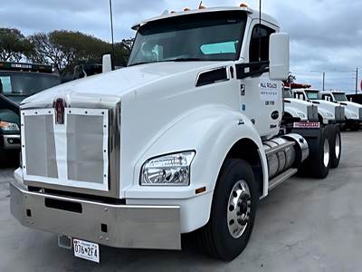 Kenworth T880 Day Cab Truck - Cummins 450HP, 12 Speed Endurant Amt