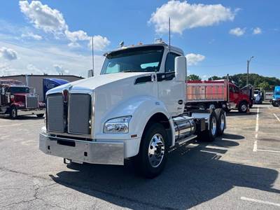 Kenworth T880 Day Cab Truck - Paccar 510HP, 18 Speed Manual