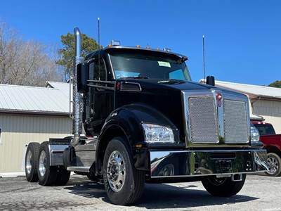 Kenworth T880 Day Cab Truck - Cummins 565HP, 18 Speed Endurant Amt