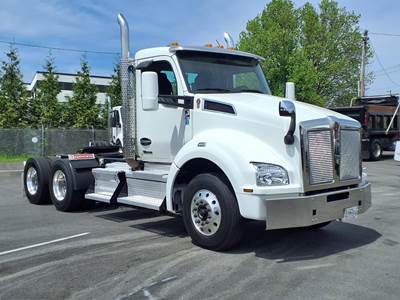 Kenworth T880 Day Cab Truck - Cummins 500HP, 12 Speed Amt