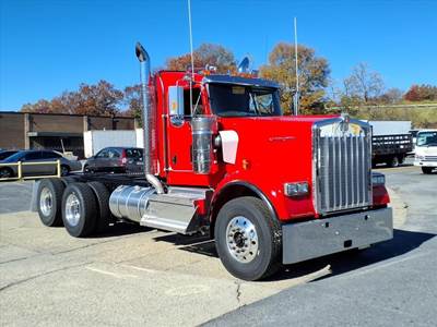 Kenworth W900 Day Cab Truck - Cummins 565HP, 6 Speed Allison Rds Automatic