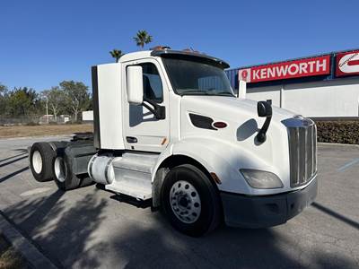 Peterbilt 567 Day Cab Truck - Paccar 455HP, 10 Speed Manual