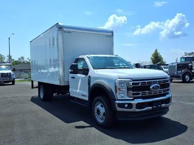 Ford F-550 16 ft Box Truck - Automatic, Roll up Door