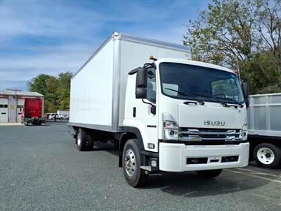 Isuzu FTR 26 ft Box Truck - Automatic, Roll up Door, Liftgate