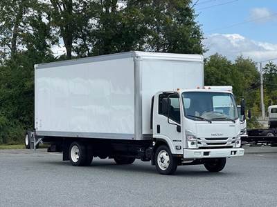 Isuzu NRR 20 ft Box Truck - Automatic, Liftgate