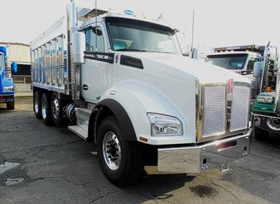Kenworth T880 Tri Axle Dump Truck - Cummins 525HP, 6 Speed Allison Rds Automatic, 17' Dump
