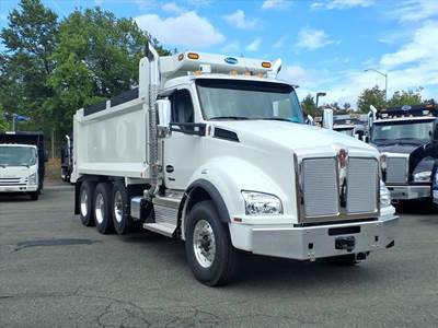 Kenworth T880 Tri Axle Dump Truck - Cummins 525HP, 6 Speed Allison Rds Automatic, 17' Dump
