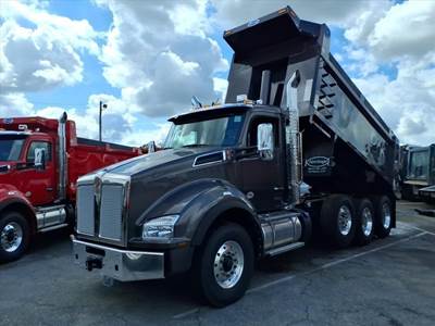 Kenworth T880 Tri Axle Dump Truck - Cummins 500HP, 6 Speed Allison Rds Automatic, 17' Dump