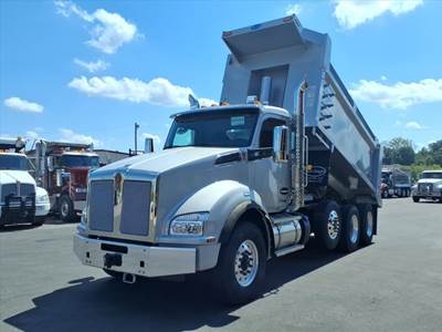Kenworth T880 Tri Axle Dump Truck - Paccar 510HP, 6 Speed Allison Rds Automatic, 17' Dump
