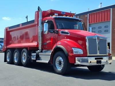 Kenworth T880 Tri Axle Dump Truck - Cummins 525HP, 6 Speed Allison Rds Automatic, 17' Dump