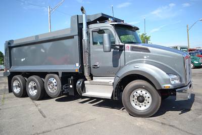 Kenworth T880 Tri Axle Dump Truck - Cummins 525HP, 6 Speed Allison Rds Automatic, 17' Dump
