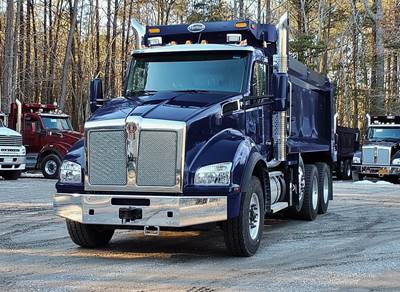 Kenworth T880 Tri Axle Dump Truck - Cummins 525HP, 6 Speed Allison Rds Automatic, 17' Dump