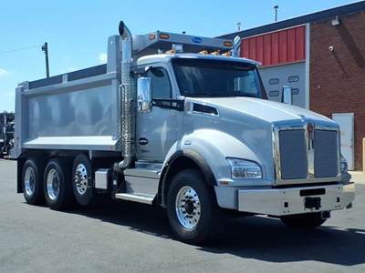 Kenworth T880 Tri Axle Dump Truck - Cummins 525HP, 6 Speed Allison Rds Automatic, 17' Dump