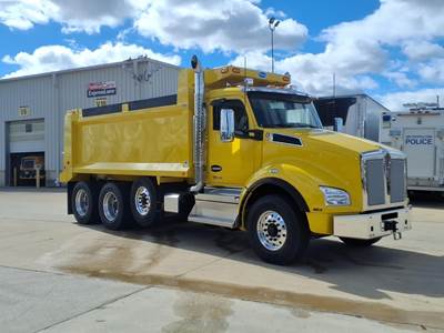 Kenworth T880 Tri Axle Dump Truck - Cummins 525HP, 6 Speed Allison Rds Automatic, 17' Dump