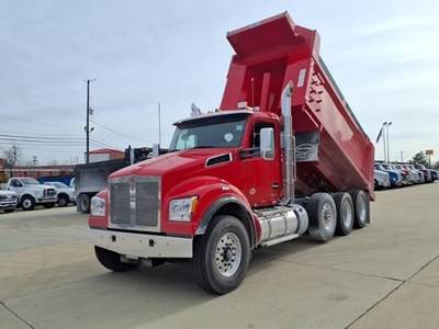 Kenworth T880S Tri Axle Dump Truck - Paccar 510HP, 18 Speed Amt, 17' Dump