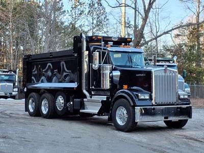 Kenworth W900 Tri Axle Dump Truck - Cummins 565HP, 18 Speed Manual, 17' Dump