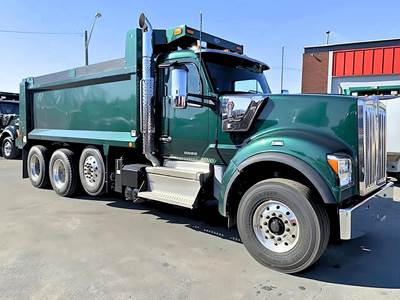 Kenworth W990 Tri Axle Dump Truck - Cummins 525HP, 6 Speed Allison Rds Automatic, 17' Dump