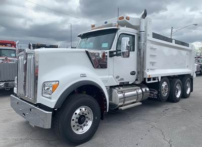 Kenworth W990 Tri Axle Dump Truck - Cummins 525HP, 6 Speed Allison Rds Automatic, 17' Dump