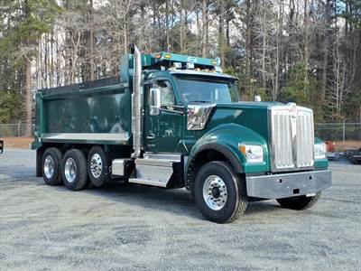 Kenworth W990 Tri Axle Dump Truck - Cummins 525HP, 6 Speed Allison Rds Automatic, 17' Dump