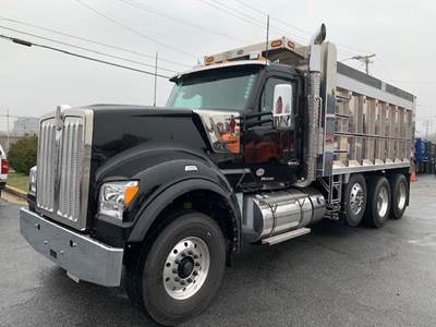 Kenworth W990 Tri Axle Dump Truck - Cummins 525HP, 6 Speed Allison Rds Automatic, 17' Dump