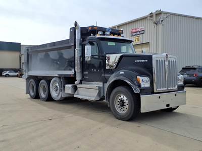Kenworth W990 Tri Axle Dump Truck - Cummins 565HP, 6 Speed Allison Rds Automatic, 17' Dump