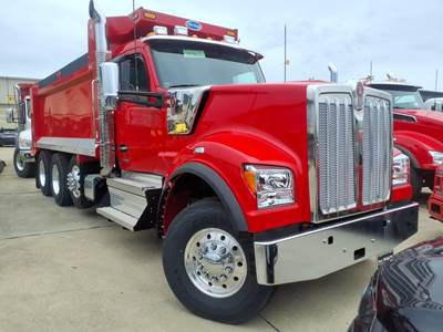 Kenworth W990 Tri Axle Dump Truck - Cummins 525HP, 6 Speed Allison Rds Automatic, 17' Dump