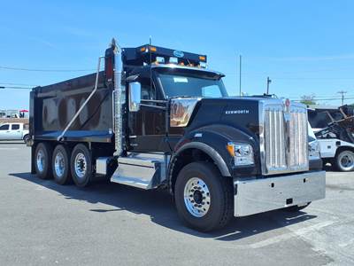 Kenworth W990 Tri Axle Dump Truck - Cummins 565HP, 6 Speed Allison Rds Automatic, 17' Dump