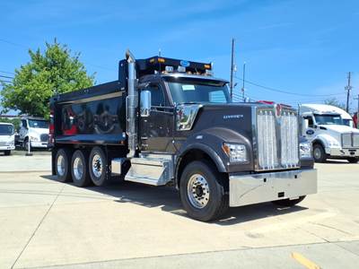 Kenworth W990 Tri Axle Dump Truck - Cummins 565HP, 6 Speed Allison Rds Automatic, 17' Dump