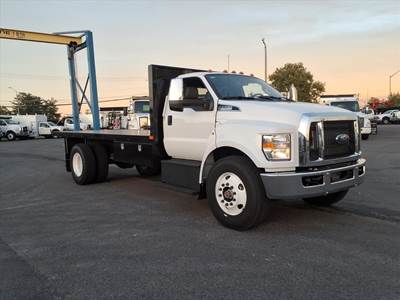 Ford F-750 18 ft Flatbed Truck - 300HP, Automatic