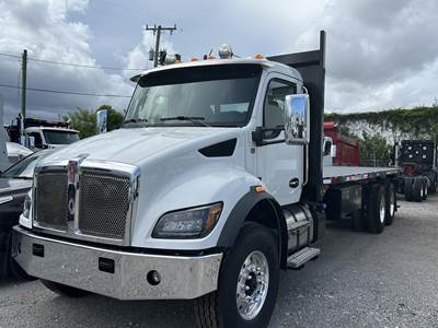 Kenworth T480 Tandem Axle 26 ft Flatbed Truck - 360HP, 6 Speed Allison Rds Automatic