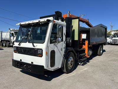 BATTLE MOTORS LNT Grapple Truck - Cummins, 350HP, 6 Speed Allison Rds Automatic