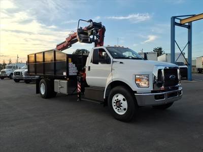 Ford F-750 Grapple Truck - Automatic
