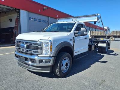 Ford F-600 Single Axle Hooklift Truck - Automatic