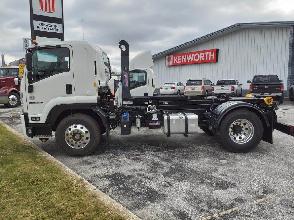 2022 Isuzu FTR Tandem Axle Hooklift Truck Cummins, Automatic For Sale
