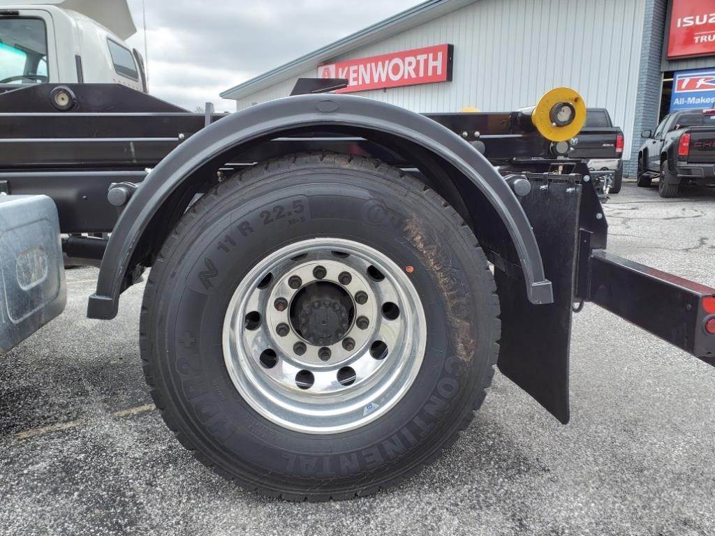 2022 Isuzu FTR Tandem Axle Hooklift Truck Cummins, Automatic For Sale