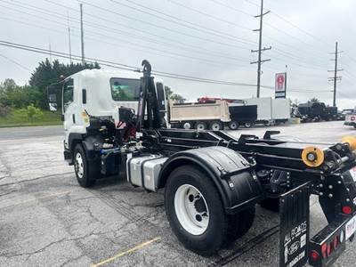 Isuzu FTR Single Axle Hooklift Truck - Cummins, Automatic