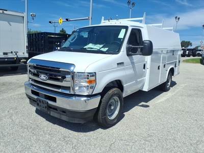 Ford E-350 Mechanic / Service Truck - Automatic