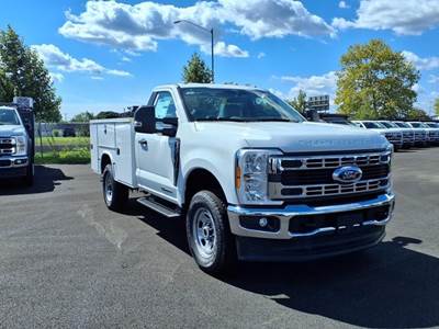 Ford F-350 Mechanic / Service Truck - Automatic