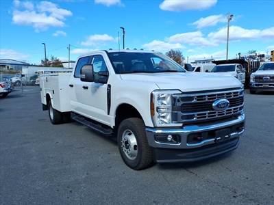 Ford F-350 Mechanic / Service Truck - Automatic
