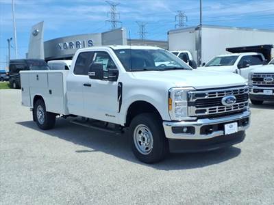 Ford F-350 XL Mechanic / Service Truck - Automatic