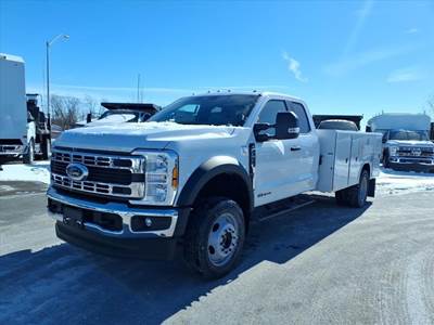 Ford F-450 XL Mechanic / Service Truck - Automatic